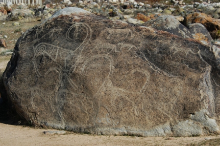 Tscholpon-Ata & Freilichtmuseum (Petroglyphen)